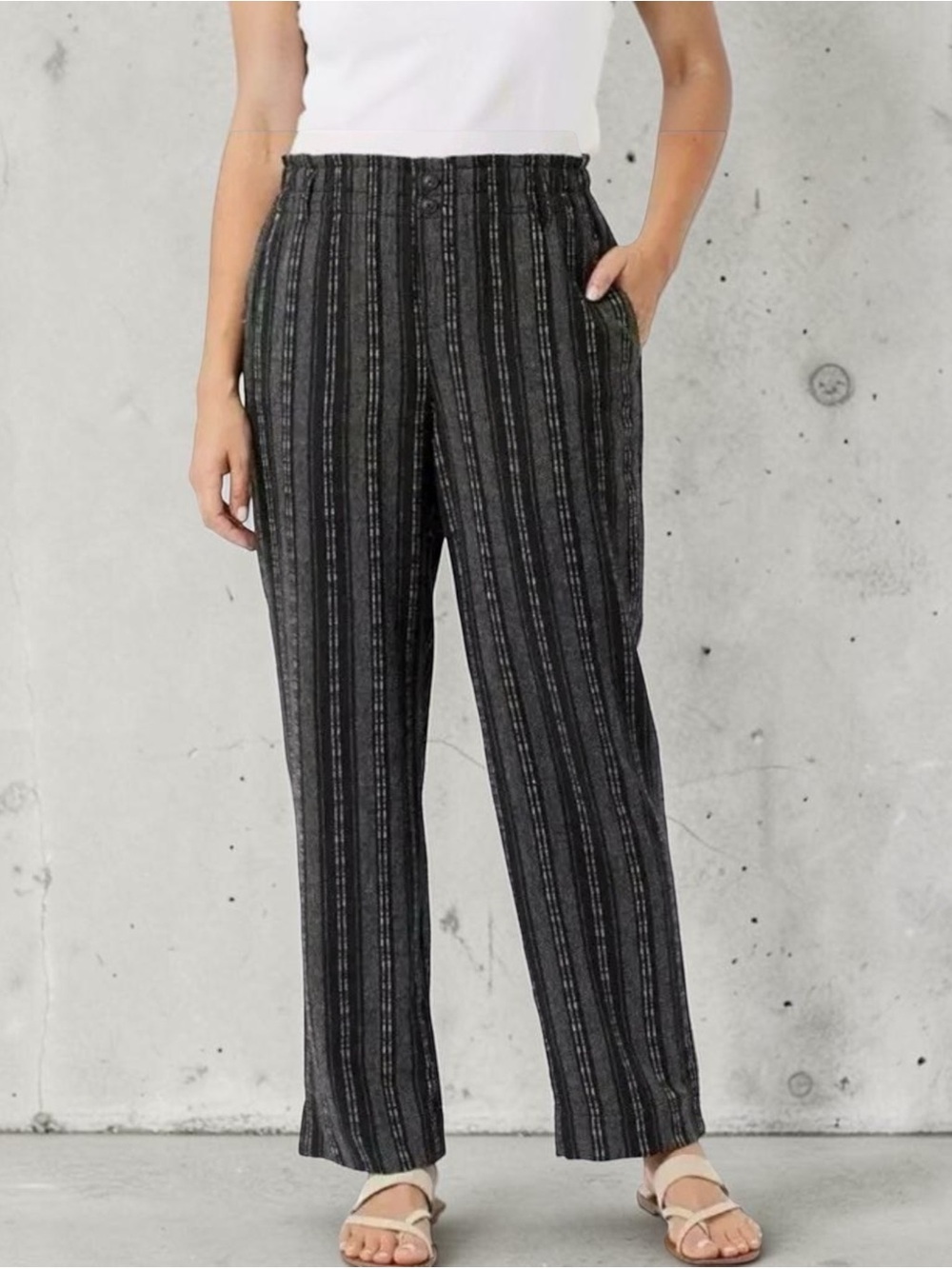 Time and Tru Black Striped Wide-Leg Pull-On Pants